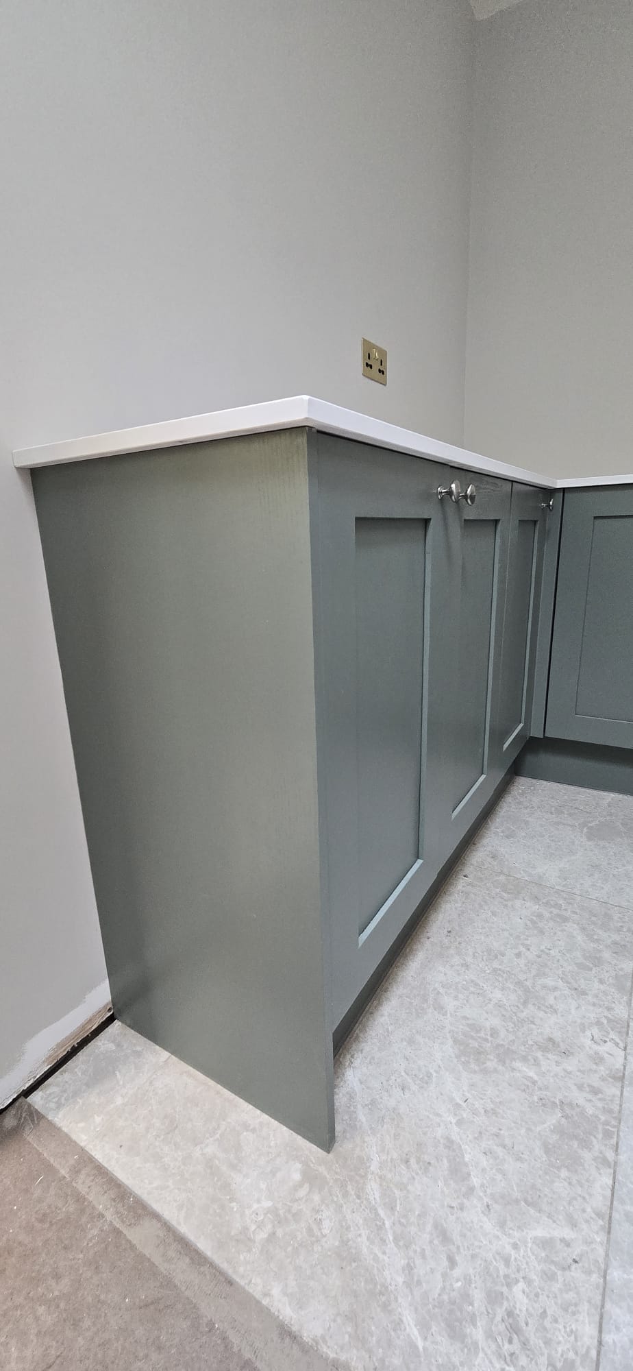 Shaker-style kitchen and utility installation with Belfast sink by Maxfix in Ham