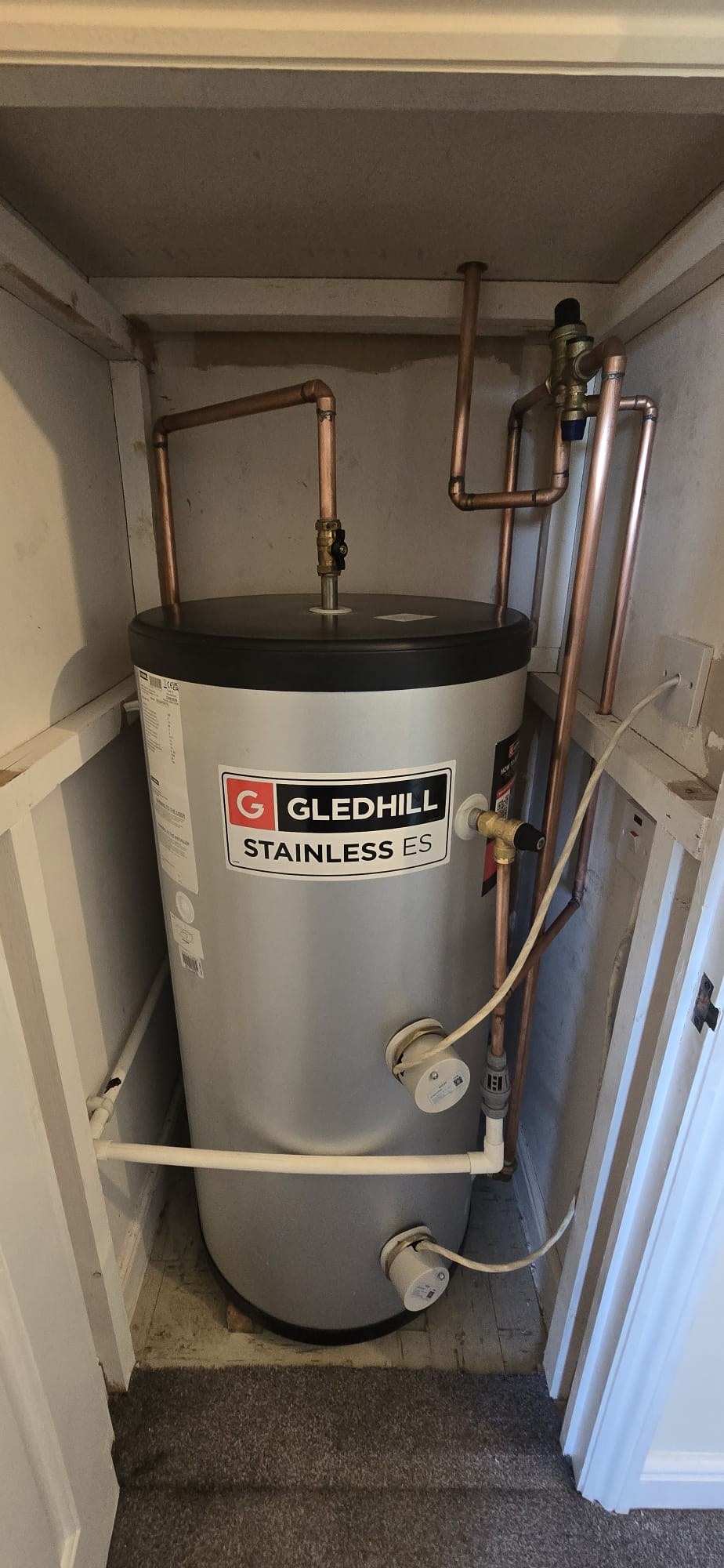 Gledhill Stainless ES unvented hot water cylinder installation by Maxfix in KT4